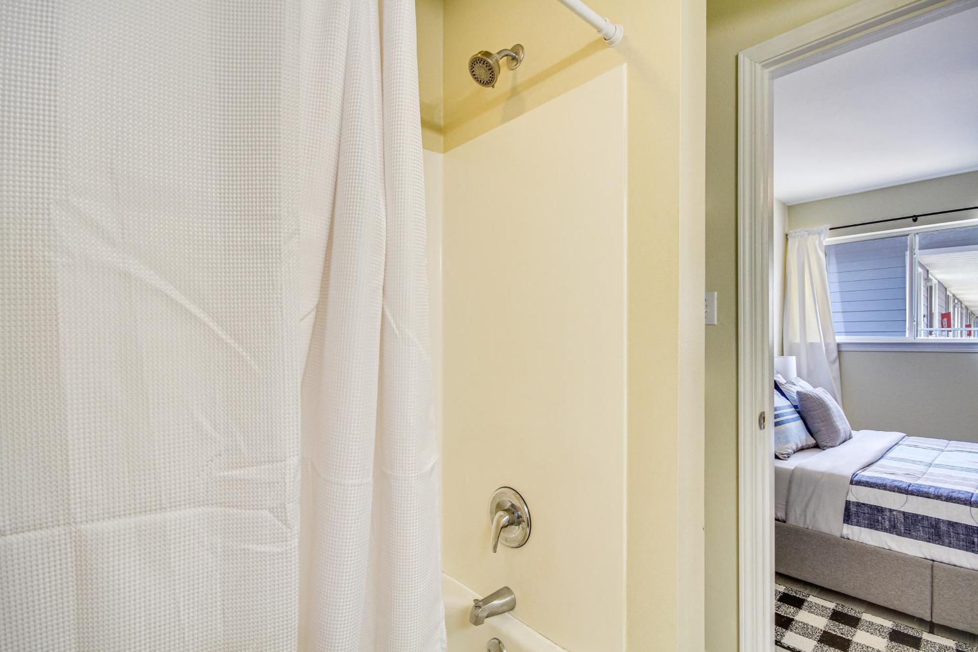 Airy Biloxi Condo With Patio Walk To Beach! Exterior foto