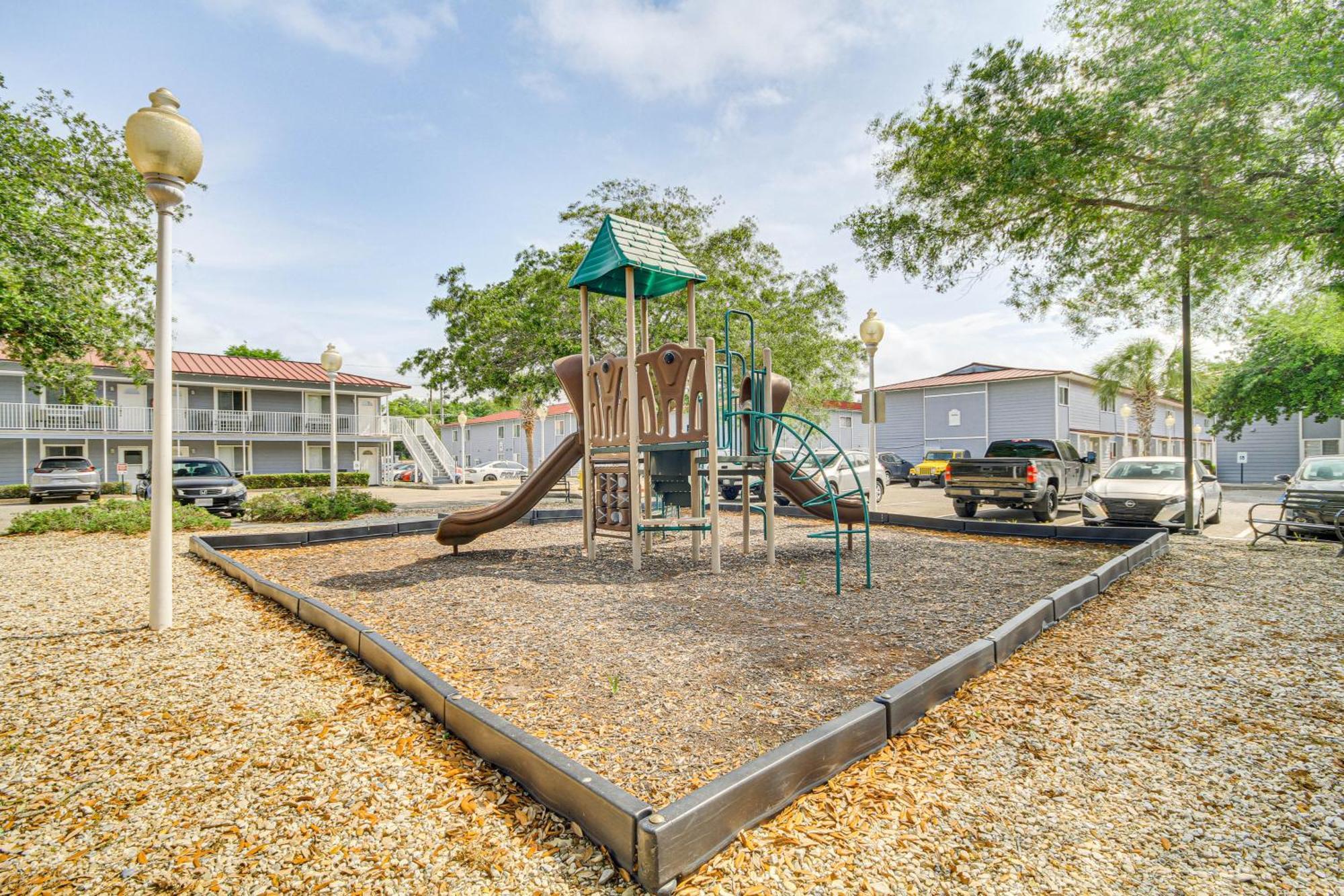 Airy Biloxi Condo With Patio Walk To Beach! Exterior foto